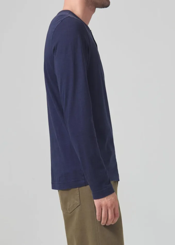 Citizens Of Humanity Classic Henley In Midnight Men Shirts