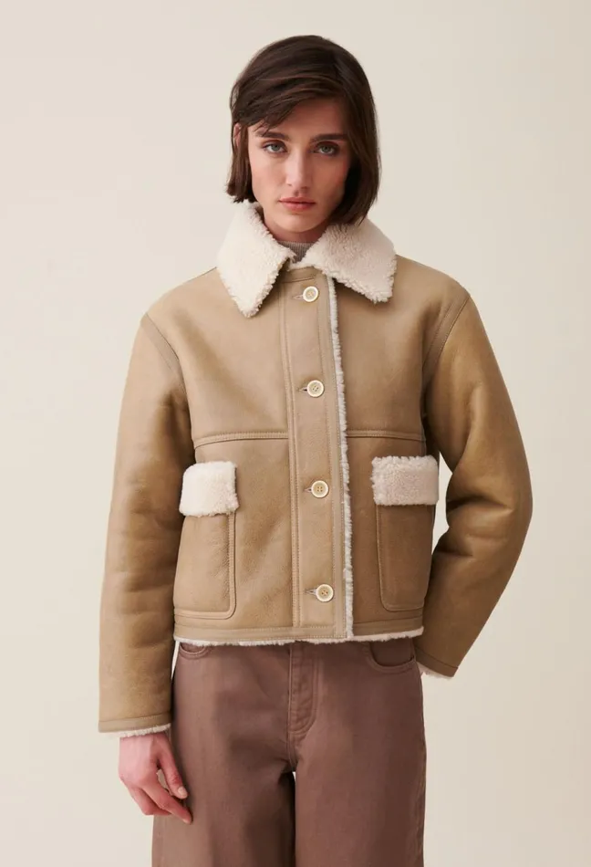 Claudie Pierlot Short Beige Shearling Jacket Women Coats Claudie Pierlot Short Beige Shearling Jacket Women Coats