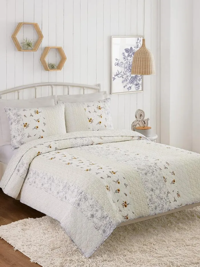 Comforters and Quilts Accessories Jessica Simpson Endora 3Piece Quilt Set