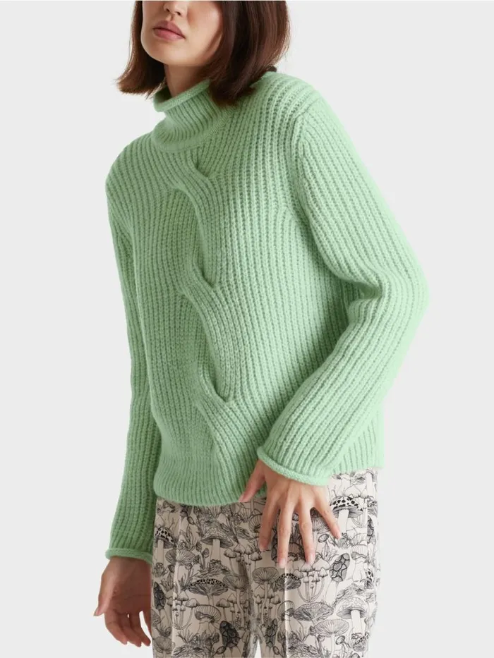 Damen Marc Cain Pullover and Sweatshirts Zopfpulli Knitted In Germany Soft Pistachio