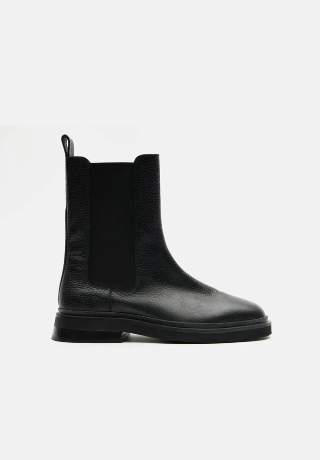 Hush Boots Women Aaliyah Leather Chelsea Boot Black
