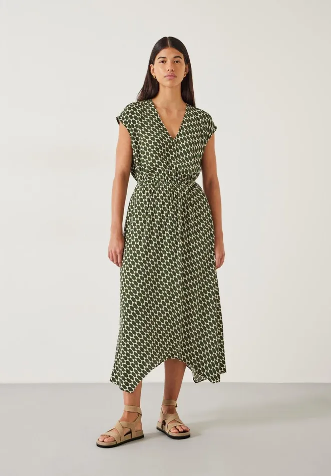 Hush Dresses Women Klara Relaxed Maxi Dress Geo Star Khaki