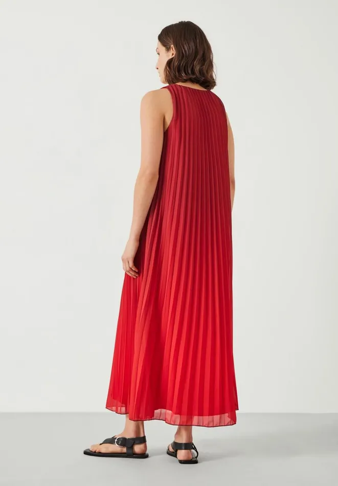 Hush Dresses Women Molly Ombre Pleat Maxi Dress Red Ombre Hush Dresses Women Molly Ombre Pleat Maxi Dress Red Ombre