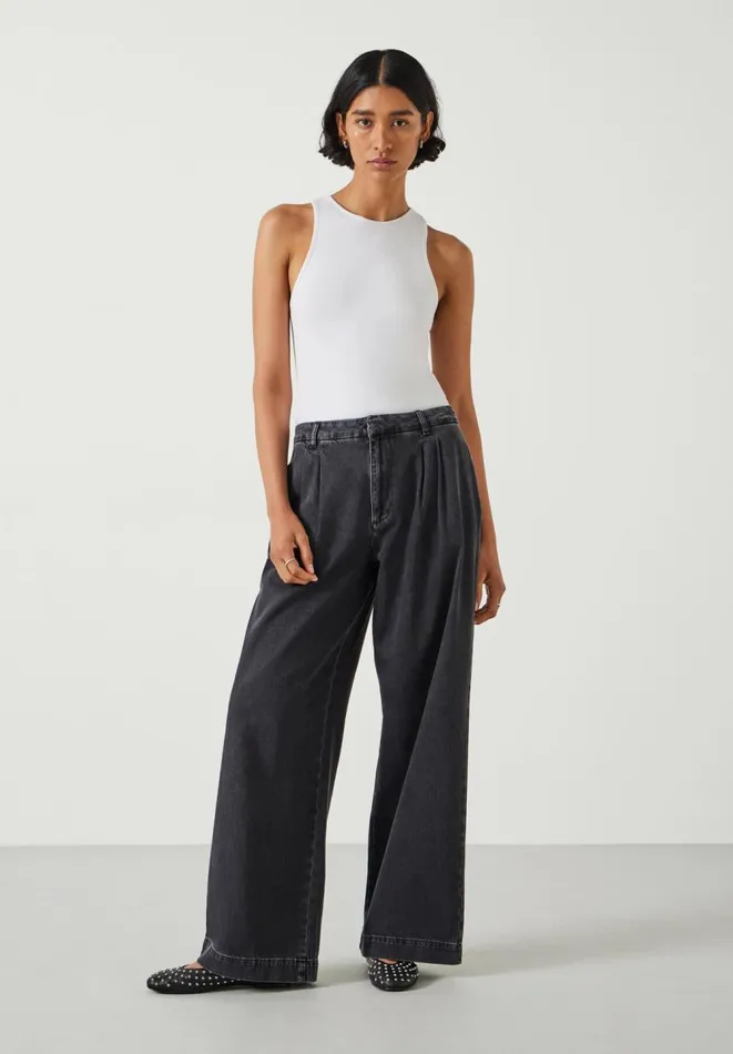 Hush Jeans Women Lya Pleated Wide Leg Jeans Washed Black