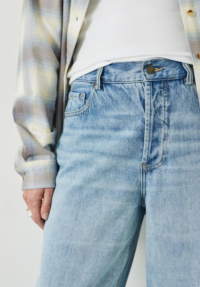 Hush Jeans Women Mia Oversized Straight Leg Jeans Authentic Light Wash