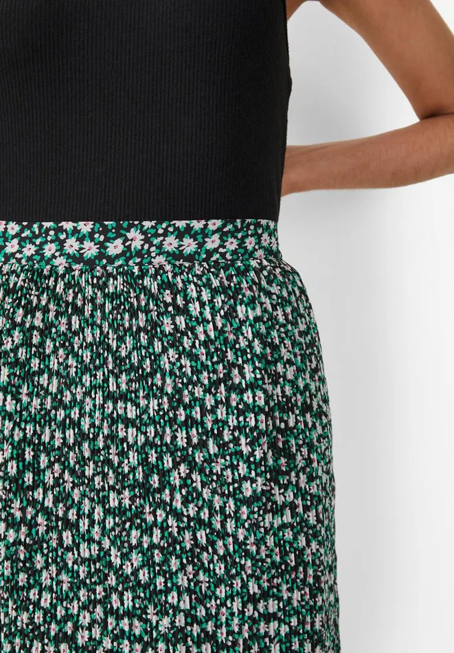 Hush Skirts Women Mavis Pleated Midi Skirt Mini Daisy Black Hush Skirts Women Mavis Pleated Midi Skirt Mini Daisy Black
