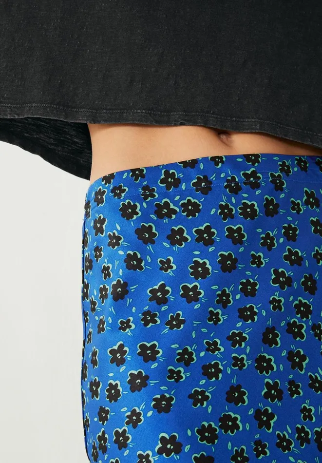 Hush Skirts Women Simone Slinky Midi Skirt Little Flowers Dark Blue Hush Skirts Women Simone Slinky Midi Skirt Little Flowers Dark Blue
