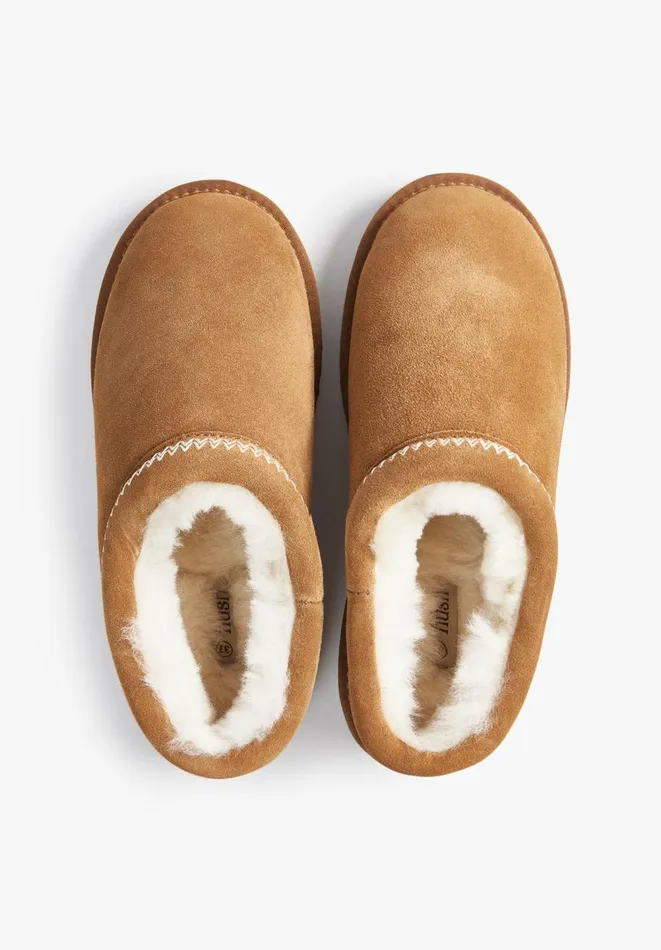 Hush Slippers Women Sheepskin Padded Collar Snug Slippers Chestnut