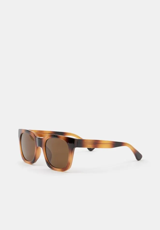 Hush Sunglasses Women AKjaerbede Nancy Sunglasses Demi Brown Hush Sunglasses Women AKjaerbede Nancy Sunglasses Demi Brown