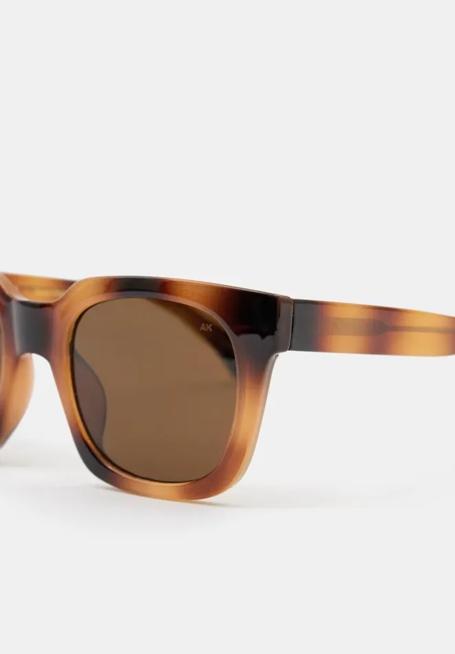 Hush Sunglasses Women AKjaerbede Nancy Sunglasses Demi Brown Hush Sunglasses Women AKjaerbede Nancy Sunglasses Demi Brown