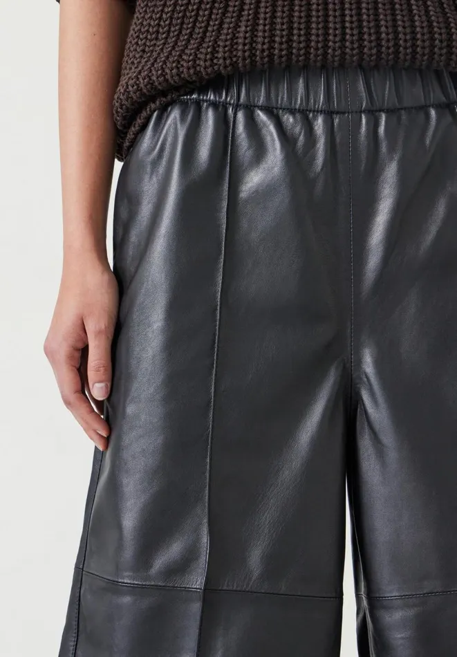 Hush Trousers Women Leather Bermuda Short Black