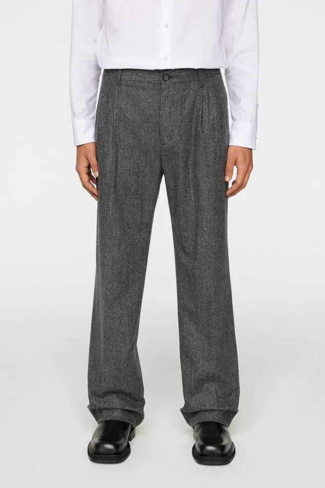 JLindeberg Trousers Men Haij Double Pleat Pants