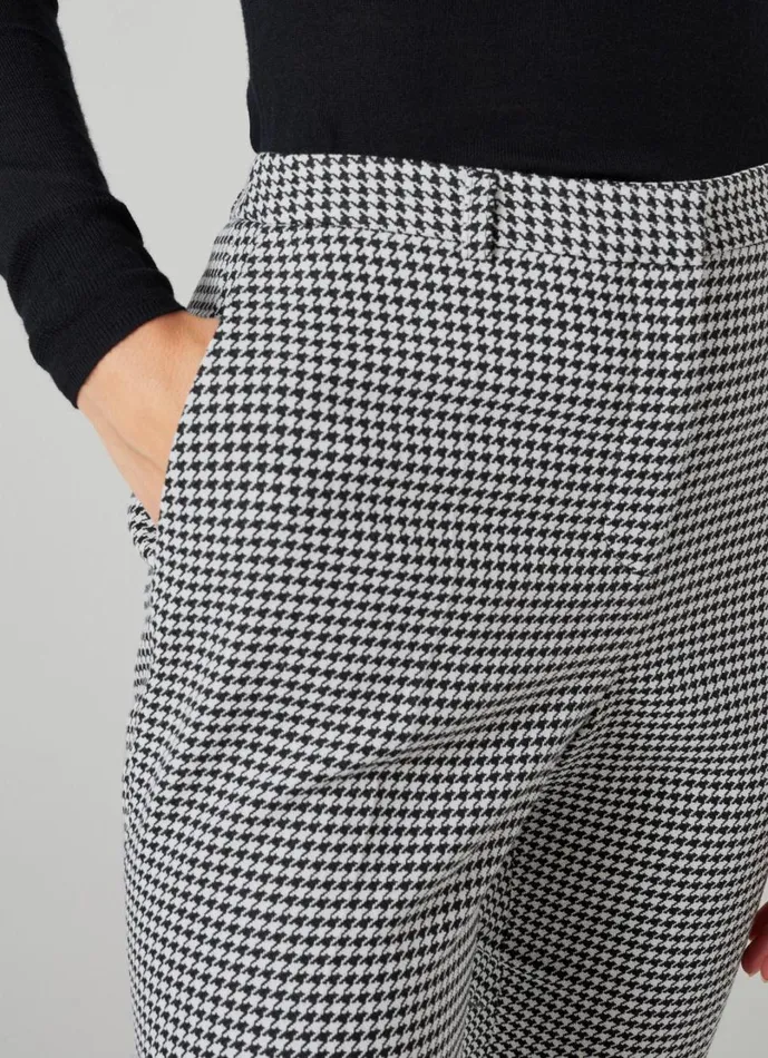 LKBennett Trousers Women Laurie Black and Cream Houndstooth Bootcut LENZING ECOVERO Viscose Trouser LKBennett Trousers Women Laurie Black and Cream Houndstooth Bootcut LENZING ECOVERO Viscose Trouser