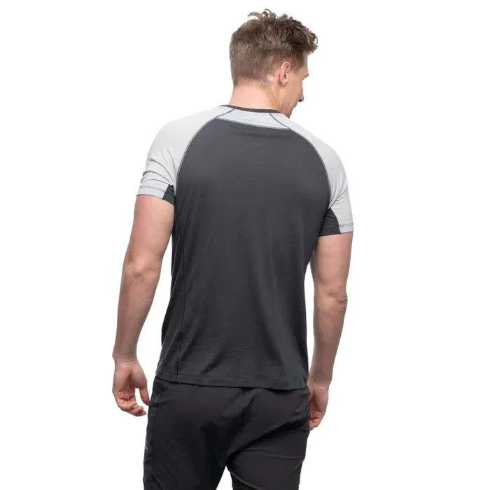 Men Bergans Of Norway TShirts Y Lightline Merino Tee Dark Shadow Grey Pearl Grey