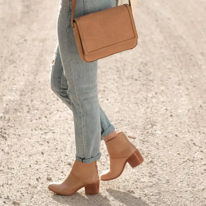 Nisolo Bags and Wallets Women Clara Crossbody Woven Almond Nisolo Bags and Wallets Women Clara Crossbody Woven Almond