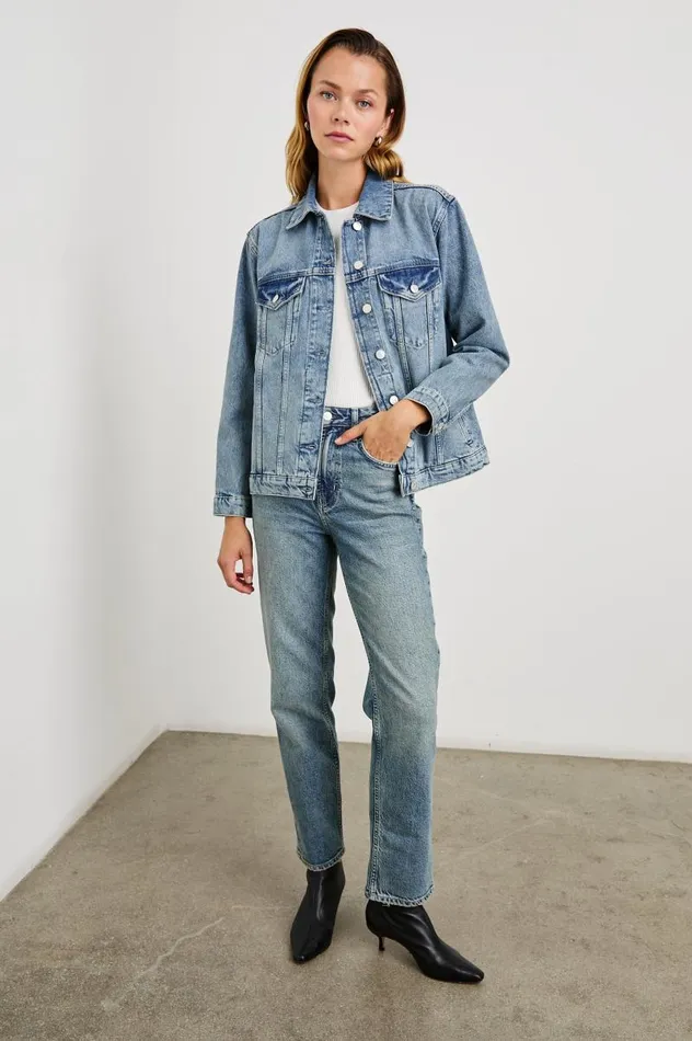 Rails Denim Women GROVE BOYFRIEND TRUCKER JACKET Embossed Indigo