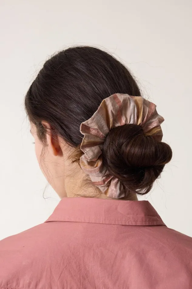 Scarves and Beanies Women Leon and Harper Eolie Shiny Scrunchie Powder
