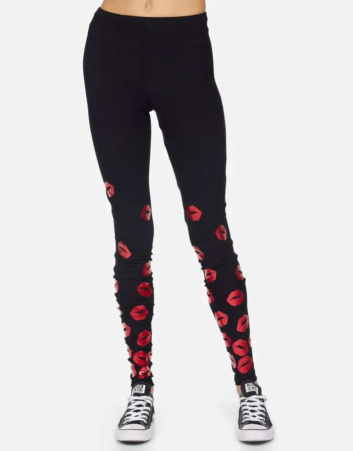 Shae Red Foil Scattered Lips Black Women039s Lauren Moshi Leggings