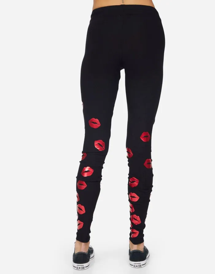 Shae Red Foil Scattered Lips Black Women039s Lauren Moshi Leggings