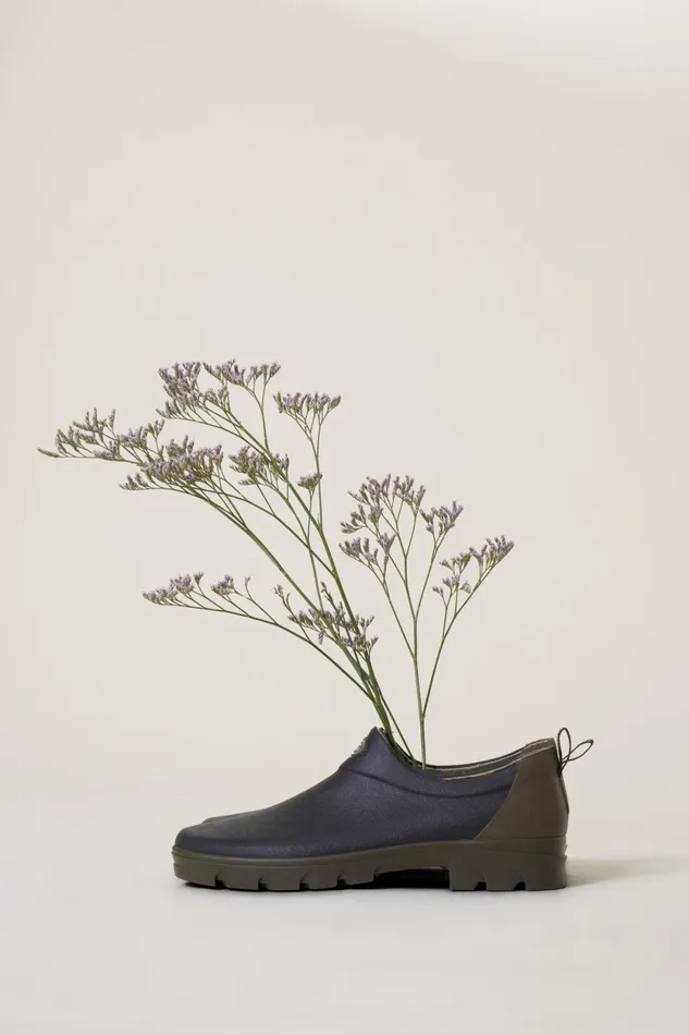 Shoes Women Leon and Harper Sabotin Garden Black