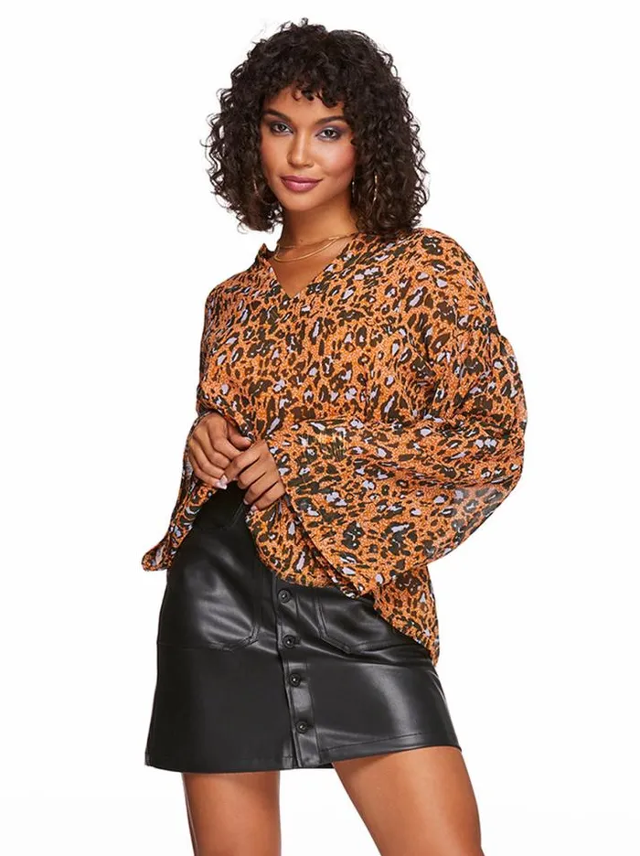 Tops Clothing Jessica Simpson Jenna Top In Speckled Cheetah