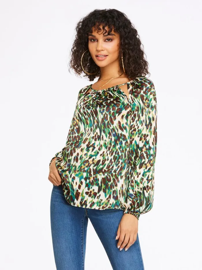 Tops Clothing Jessica Simpson Layla Top In Cheetah Ferns