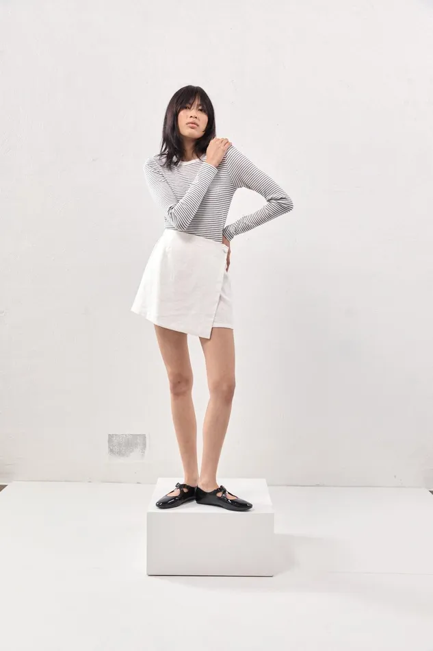 VRG GRL Jardin Linen Mini Skort White Women Skorts