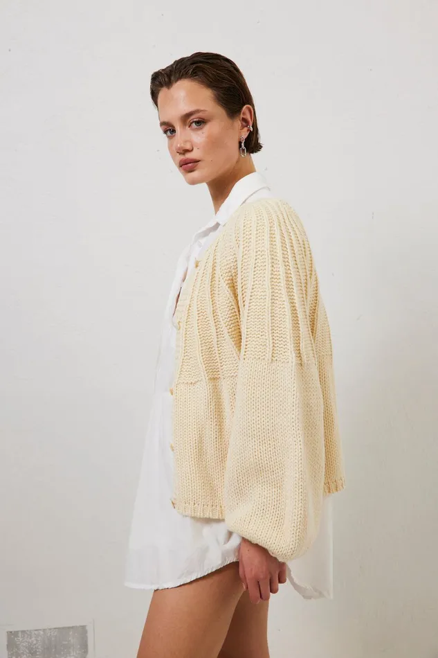 VRG GRL Riley Knit Cardigan Cream Women JumpersSweaters VRG GRL Riley Knit Cardigan Cream Women JumpersSweaters