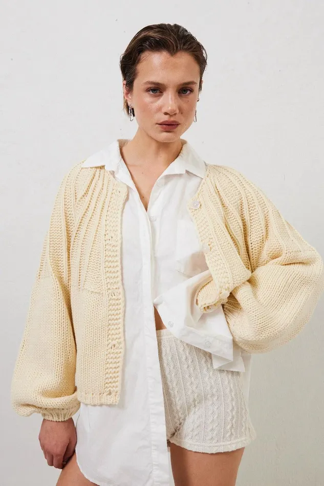 VRG GRL Riley Knit Cardigan Cream Women JumpersSweaters VRG GRL Riley Knit Cardigan Cream Women JumpersSweaters
