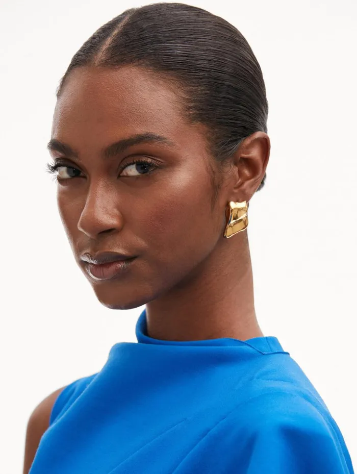 Women Earrings Oscar De La Renta Sculpted Metal ClipOn Earrings Gold Women Earrings Oscar De La Renta Sculpted Metal ClipOn Earrings Gold