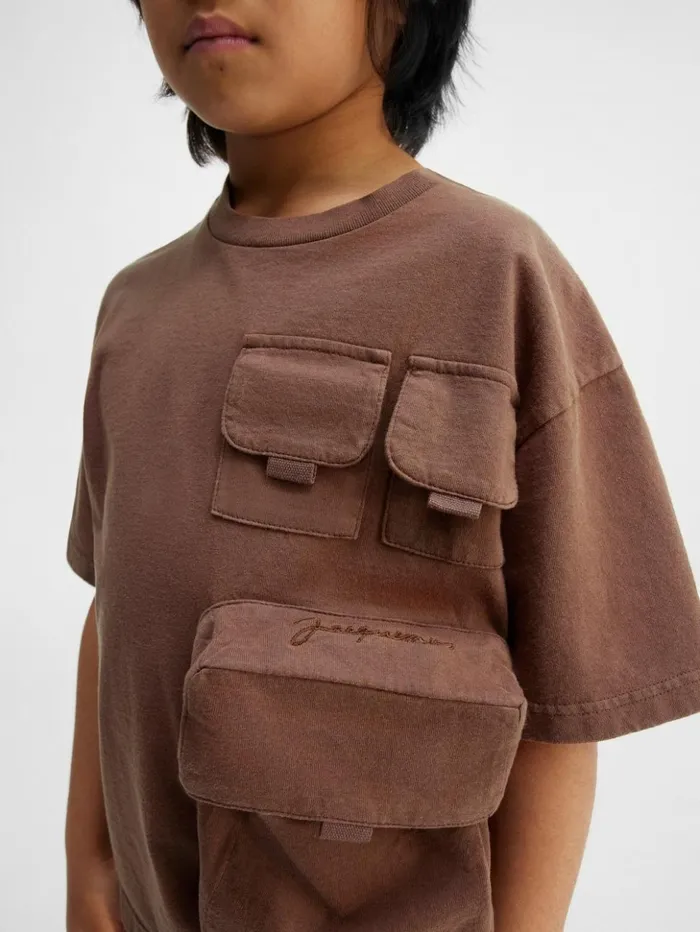 WomenMen Tops JACQUEMUS The Bolso Kids039 Tshirt Dark Brown WomenMen Tops JACQUEMUS The Bolso Kids039 Tshirt Dark Brown