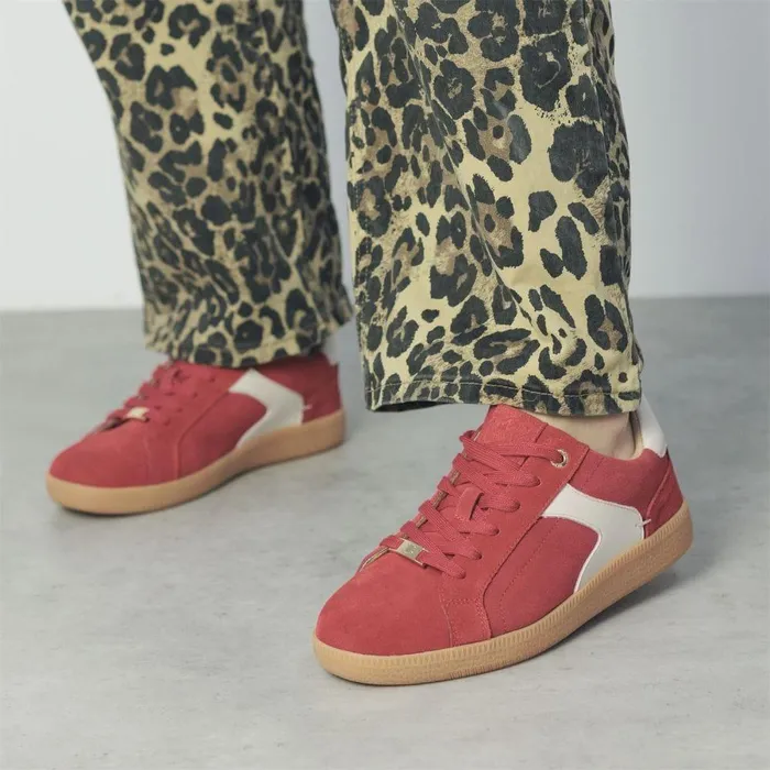 Women Moda In Pelle Casual Trainers Allette Red Suede