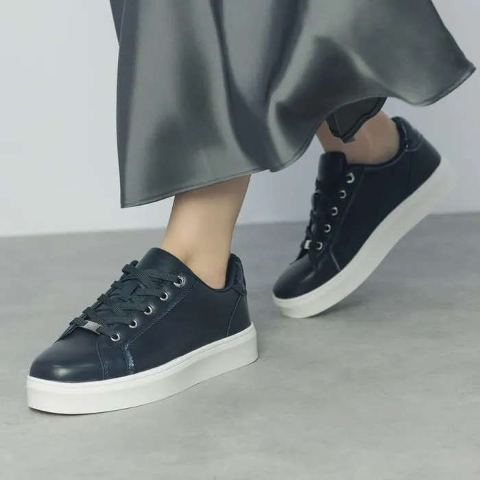 Women Moda In Pelle Casual Trainers Belammy Navy Porvair