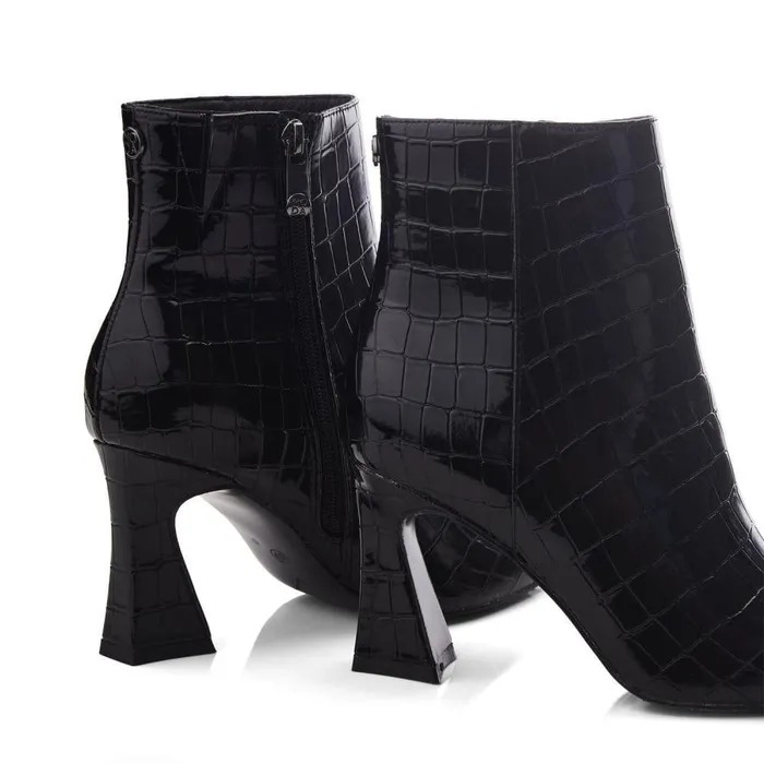 Women Moda In Pelle Heeled And Wedge Boots Milley Black Patent